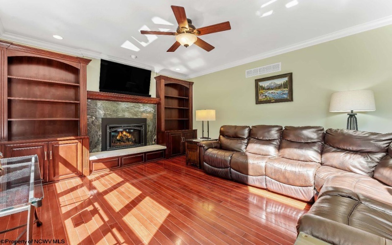 211 Meredith Street, Morgantown, West Virginia 26508, 4 Bedrooms Bedrooms, 9 Rooms Rooms,4 BathroomsBathrooms,Single Family Detached,For Sale,Meredith,10164517