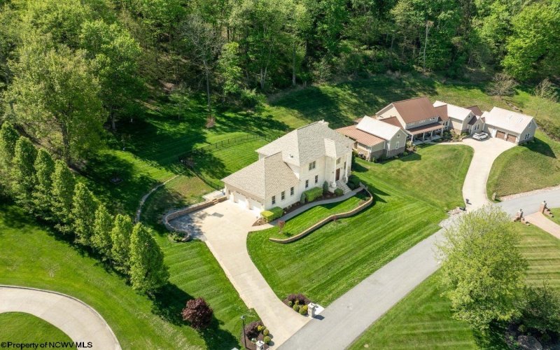 211 Meredith Street, Morgantown, West Virginia 26508, 4 Bedrooms Bedrooms, 9 Rooms Rooms,4 BathroomsBathrooms,Single Family Detached,For Sale,Meredith,10164517