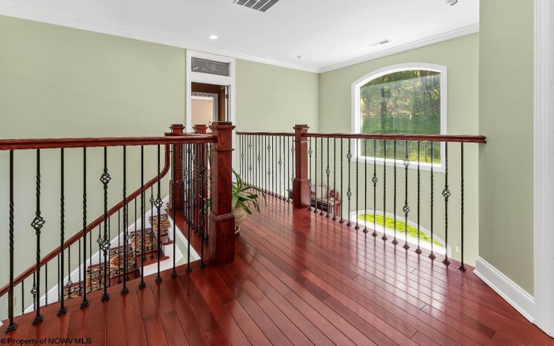 211 Meredith Street, Morgantown, West Virginia 26508, 4 Bedrooms Bedrooms, 9 Rooms Rooms,4 BathroomsBathrooms,Single Family Detached,For Sale,Meredith,10164517