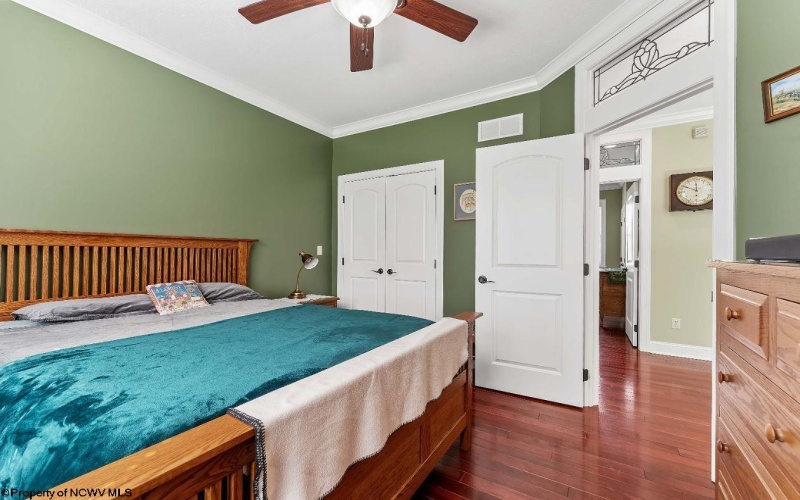 211 Meredith Street, Morgantown, West Virginia 26508, 4 Bedrooms Bedrooms, 9 Rooms Rooms,4 BathroomsBathrooms,Single Family Detached,For Sale,Meredith,10164517