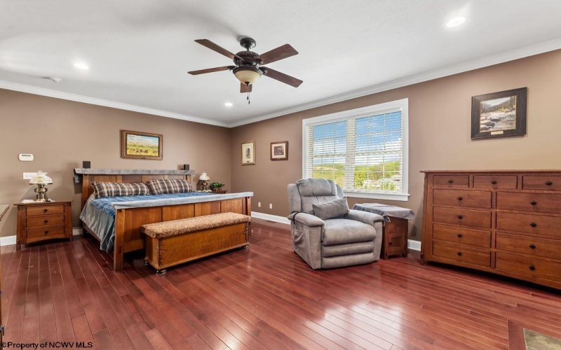 211 Meredith Street, Morgantown, West Virginia 26508, 4 Bedrooms Bedrooms, 9 Rooms Rooms,4 BathroomsBathrooms,Single Family Detached,For Sale,Meredith,10164517