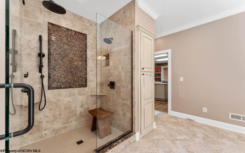 211 Meredith Street, Morgantown, West Virginia 26508, 4 Bedrooms Bedrooms, 9 Rooms Rooms,4 BathroomsBathrooms,Single Family Detached,For Sale,Meredith,10164517