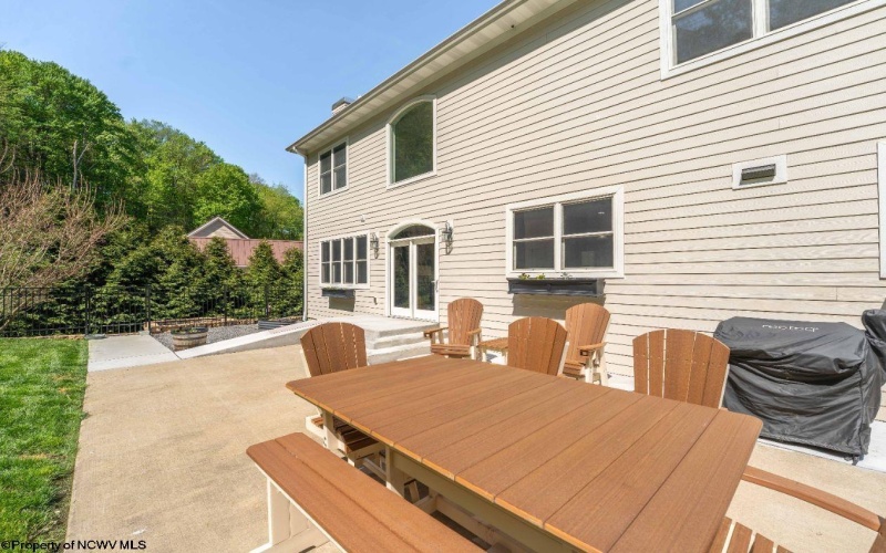 211 Meredith Street, Morgantown, West Virginia 26508, 4 Bedrooms Bedrooms, 9 Rooms Rooms,4 BathroomsBathrooms,Single Family Detached,For Sale,Meredith,10164517