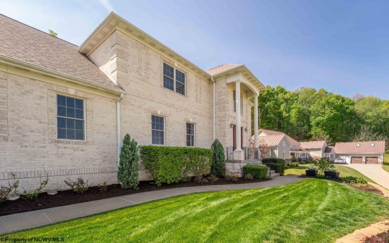 211 Meredith Street, Morgantown, West Virginia 26508, 4 Bedrooms Bedrooms, 9 Rooms Rooms,4 BathroomsBathrooms,Single Family Detached,For Sale,Meredith,10164517