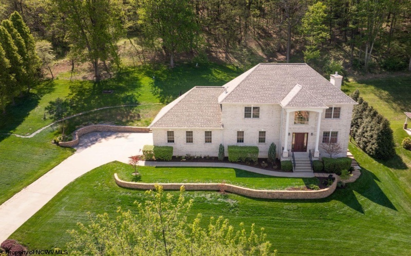 211 Meredith Street, Morgantown, West Virginia 26508, 4 Bedrooms Bedrooms, 9 Rooms Rooms,4 BathroomsBathrooms,Single Family Detached,For Sale,Meredith,10164517