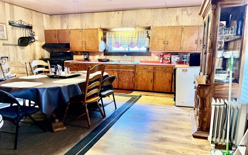 101 Madison Street, Fairview, West Virginia 26570, 4 Bedrooms Bedrooms, 8 Rooms Rooms,2 BathroomsBathrooms,Single Family Detached,For Sale,Madison,10164513