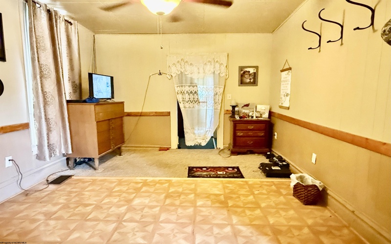 101 Madison Street, Fairview, West Virginia 26570, 4 Bedrooms Bedrooms, 8 Rooms Rooms,2 BathroomsBathrooms,Single Family Detached,For Sale,Madison,10164513