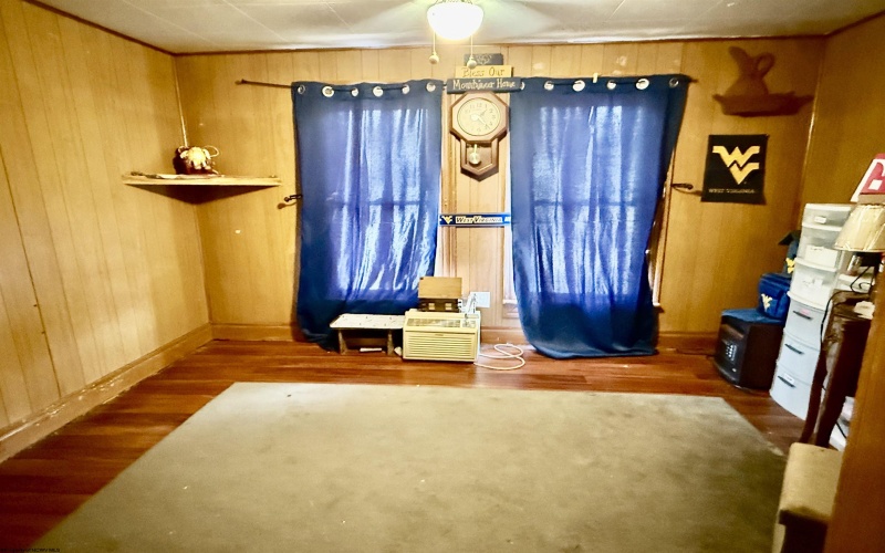 101 Madison Street, Fairview, West Virginia 26570, 4 Bedrooms Bedrooms, 8 Rooms Rooms,2 BathroomsBathrooms,Single Family Detached,For Sale,Madison,10164513