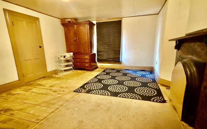 101 Madison Street, Fairview, West Virginia 26570, 4 Bedrooms Bedrooms, 8 Rooms Rooms,2 BathroomsBathrooms,Single Family Detached,For Sale,Madison,10164513