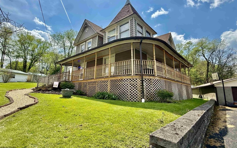 101 Madison Street, Fairview, West Virginia 26570, 4 Bedrooms Bedrooms, 8 Rooms Rooms,2 BathroomsBathrooms,Single Family Detached,For Sale,Madison,10164513