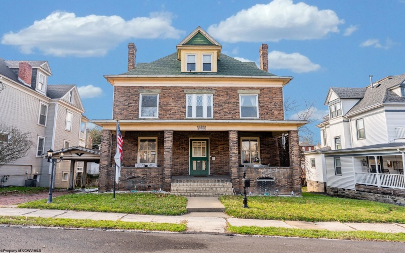 709 Benoni Avenue, Fairmont, West Virginia 26554, 5 Bedrooms Bedrooms, 10 Rooms Rooms,4 BathroomsBathrooms,Single Family Detached,For Sale,Benoni,10164494