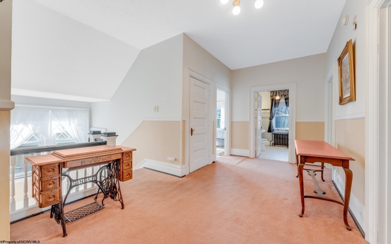 709 Benoni Avenue, Fairmont, West Virginia 26554, 5 Bedrooms Bedrooms, 10 Rooms Rooms,4 BathroomsBathrooms,Single Family Detached,For Sale,Benoni,10164494