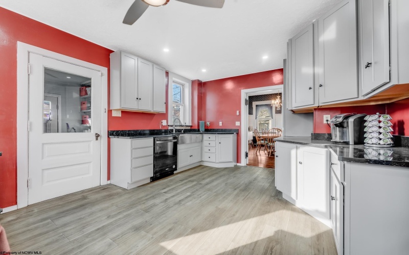 709 Benoni Avenue, Fairmont, West Virginia 26554, 5 Bedrooms Bedrooms, 10 Rooms Rooms,4 BathroomsBathrooms,Single Family Detached,For Sale,Benoni,10164494