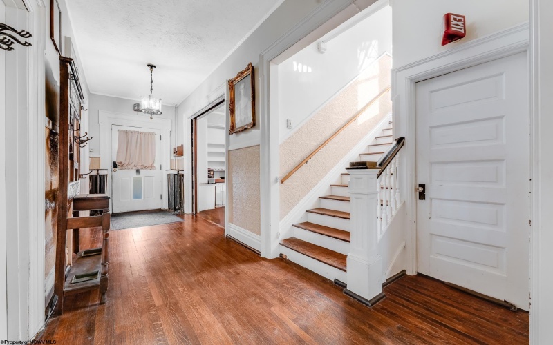 709 Benoni Avenue, Fairmont, West Virginia 26554, 5 Bedrooms Bedrooms, 10 Rooms Rooms,4 BathroomsBathrooms,Single Family Detached,For Sale,Benoni,10164494