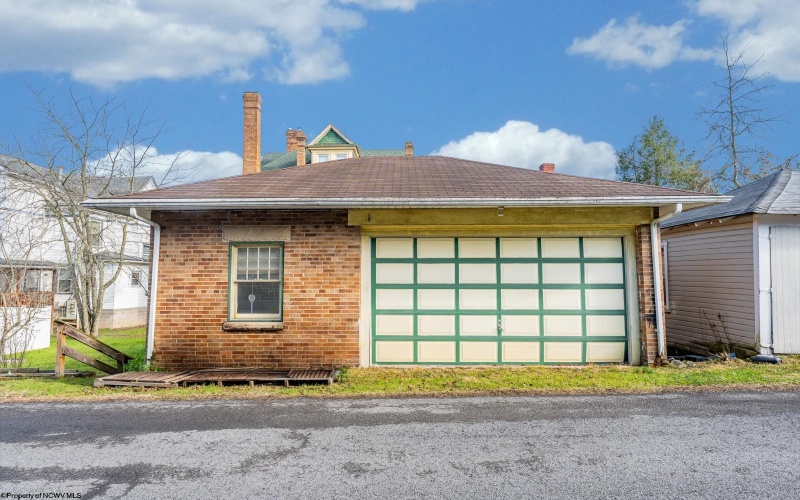 709 Benoni Avenue, Fairmont, West Virginia 26554, 5 Bedrooms Bedrooms, 10 Rooms Rooms,4 BathroomsBathrooms,Single Family Detached,For Sale,Benoni,10164494