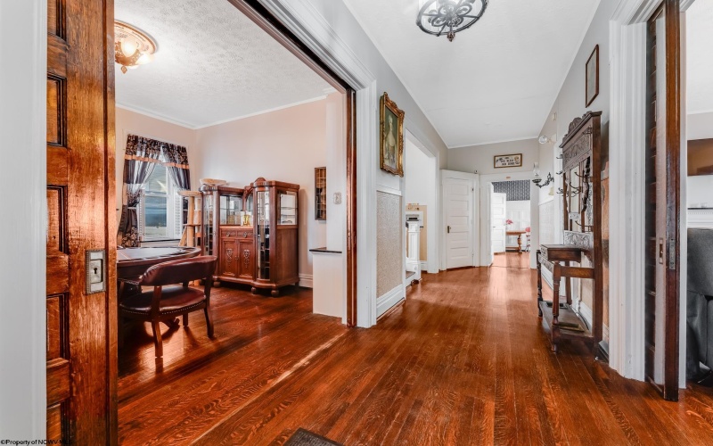 709 Benoni Avenue, Fairmont, West Virginia 26554, 5 Bedrooms Bedrooms, 10 Rooms Rooms,4 BathroomsBathrooms,Single Family Detached,For Sale,Benoni,10164494