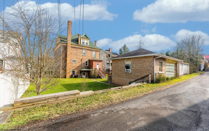 709 Benoni Avenue, Fairmont, West Virginia 26554, 5 Bedrooms Bedrooms, 10 Rooms Rooms,4 BathroomsBathrooms,Single Family Detached,For Sale,Benoni,10164494