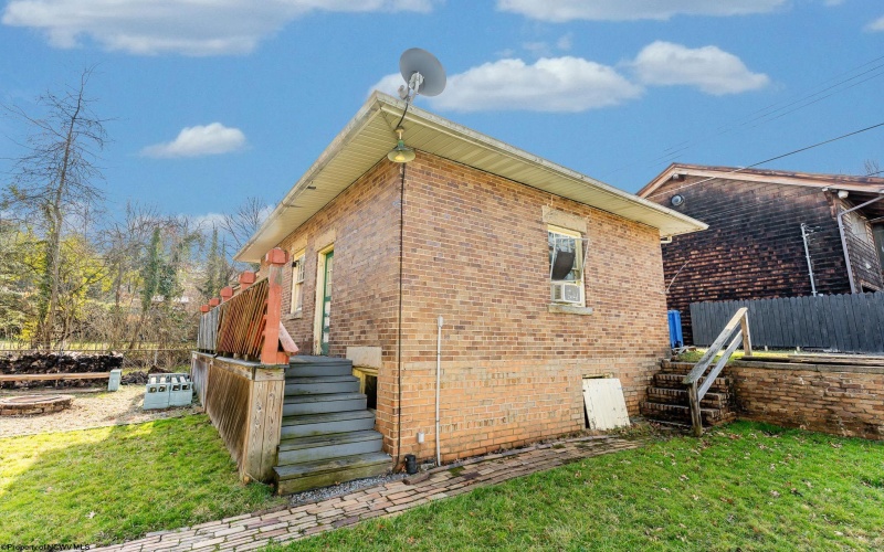 709 Benoni Avenue, Fairmont, West Virginia 26554, 5 Bedrooms Bedrooms, 10 Rooms Rooms,4 BathroomsBathrooms,Single Family Detached,For Sale,Benoni,10164494