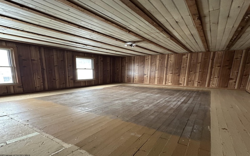 318 Broad Street, Weston, West Virginia 26452, 3 Bedrooms Bedrooms, 6 Rooms Rooms,1 BathroomBathrooms,Single Family Detached,For Sale,Broad,10163075