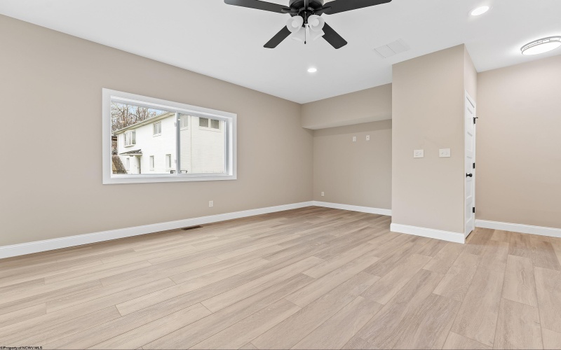 106 Chestnut Grove, Morgantown, West Virginia 26505, 2 Bedrooms Bedrooms, 6 Rooms Rooms,2 BathroomsBathrooms,Single Family Attached,For Sale,Chestnut,10164529