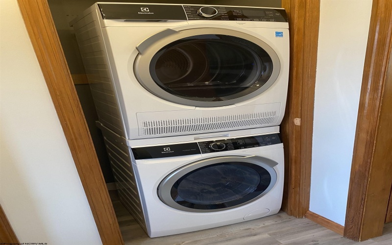 100 Deerfield Village Circle, Davis, West Virginia 26260, 1 Bedroom Bedrooms, 4 Rooms Rooms,1 BathroomBathrooms,Single Family Attached,For Sale,Deerfield Village,10164528