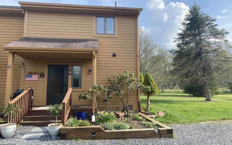 100 Deerfield Village Circle, Davis, West Virginia 26260, 1 Bedroom Bedrooms, 4 Rooms Rooms,1 BathroomBathrooms,Single Family Attached,For Sale,Deerfield Village,10164528
