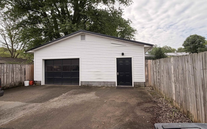 125 Catherine Street, Weston, West Virginia 26452, 2 Bedrooms Bedrooms, 7 Rooms Rooms,2 BathroomsBathrooms,Single Family Detached,For Sale,Catherine,10164539