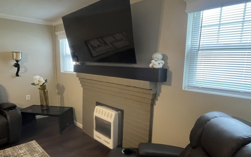 62 Oak Street, Weston, West Virginia 26452, 3 Bedrooms Bedrooms, 8 Rooms Rooms,1 BathroomBathrooms,Single Family Detached,For Sale,Oak,10164538