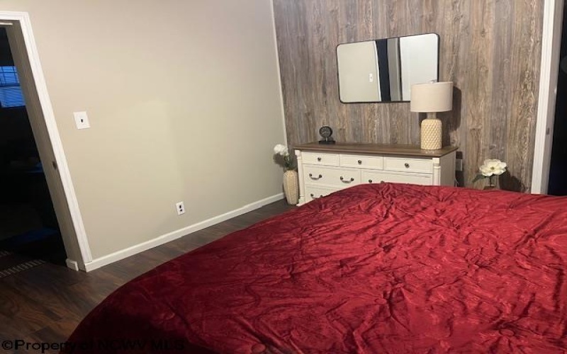 62 Oak Street, Weston, West Virginia 26452, 3 Bedrooms Bedrooms, 8 Rooms Rooms,1 BathroomBathrooms,Single Family Detached,For Sale,Oak,10164538