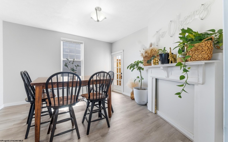 612 Clinton Avenue, Morgantown, West Virginia 26505, 3 Bedrooms Bedrooms, 6 Rooms Rooms,1 BathroomBathrooms,Single Family Detached,For Sale,Clinton,10164526