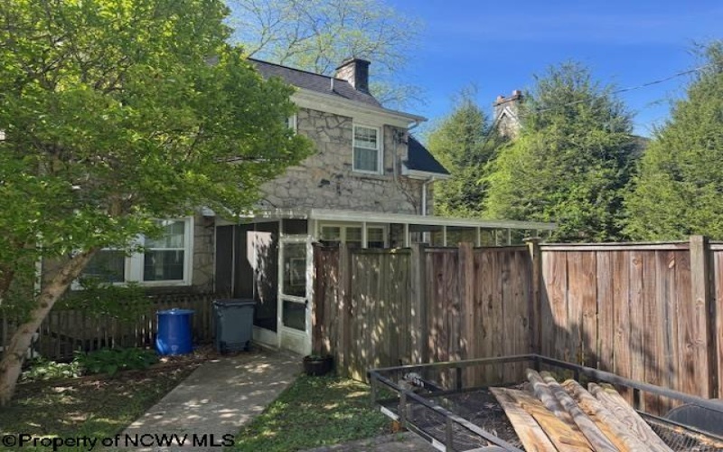 6 Jo Harry Drive, Fairmont, West Virginia 26554, 3 Bedrooms Bedrooms, 9 Rooms Rooms,1 BathroomBathrooms,Single Family Detached,For Sale,Jo Harry,10164533