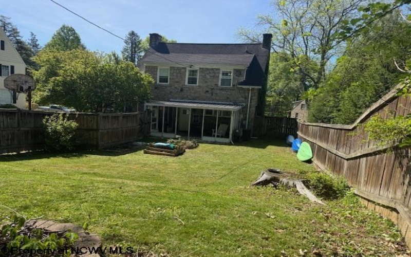 6 Jo Harry Drive, Fairmont, West Virginia 26554, 3 Bedrooms Bedrooms, 9 Rooms Rooms,1 BathroomBathrooms,Single Family Detached,For Sale,Jo Harry,10164533