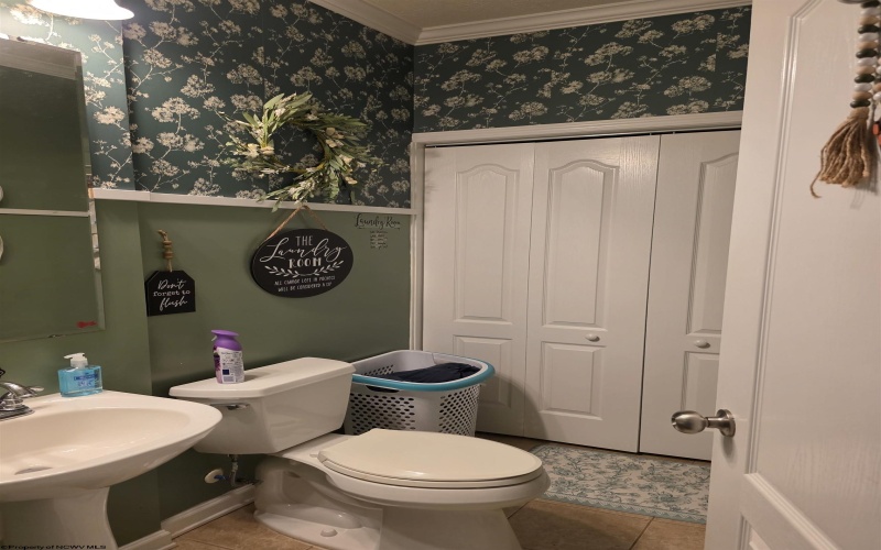 264 Riverdale Drive, Shinnston, West Virginia 26431, 3 Bedrooms Bedrooms, 9 Rooms Rooms,3 BathroomsBathrooms,Single Family Detached,For Sale,Riverdale,10164534