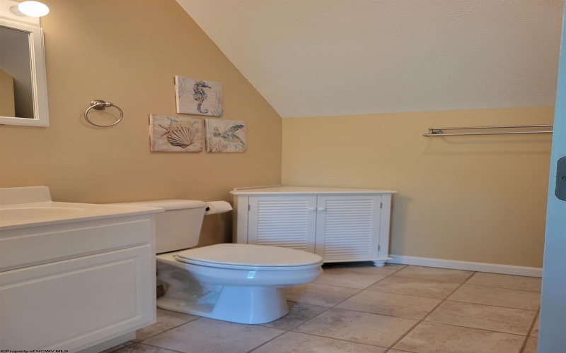 264 Riverdale Drive, Shinnston, West Virginia 26431, 3 Bedrooms Bedrooms, 9 Rooms Rooms,3 BathroomsBathrooms,Single Family Detached,For Sale,Riverdale,10164534