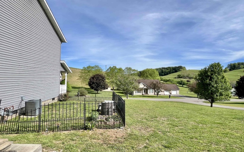125 Jarrett Drive, Buckhannon, West Virginia 26201, 4 Bedrooms Bedrooms, 7 Rooms Rooms,2 BathroomsBathrooms,Single Family Detached,For Sale,Jarrett,10164535