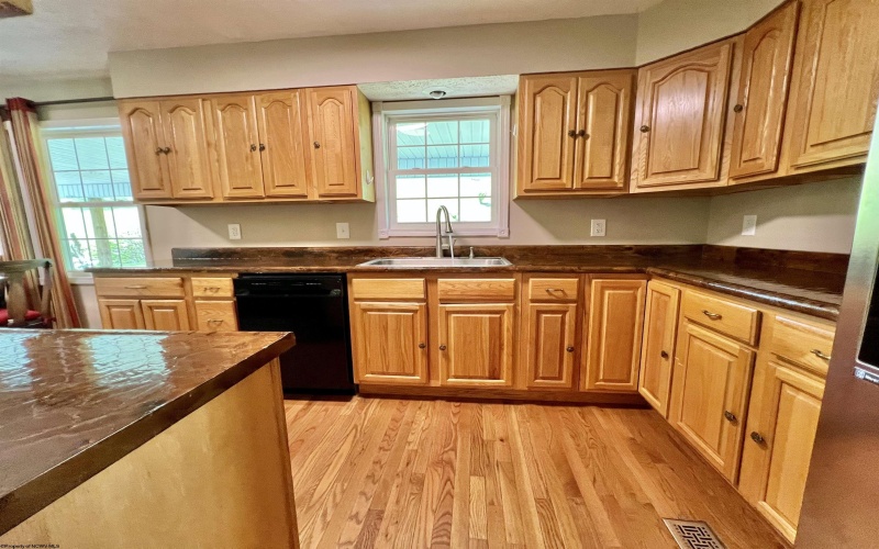 125 Jarrett Drive, Buckhannon, West Virginia 26201, 4 Bedrooms Bedrooms, 7 Rooms Rooms,2 BathroomsBathrooms,Single Family Detached,For Sale,Jarrett,10164535