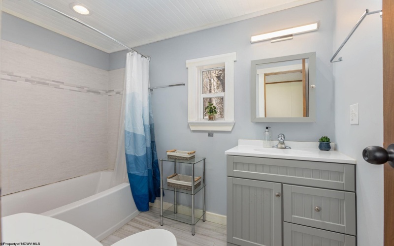 395 Woodbine Drive, Terra Alta, West Virginia 26764, 2 Bedrooms Bedrooms, 6 Rooms Rooms,1 BathroomBathrooms,Single Family Detached,For Sale,Woodbine,10164537