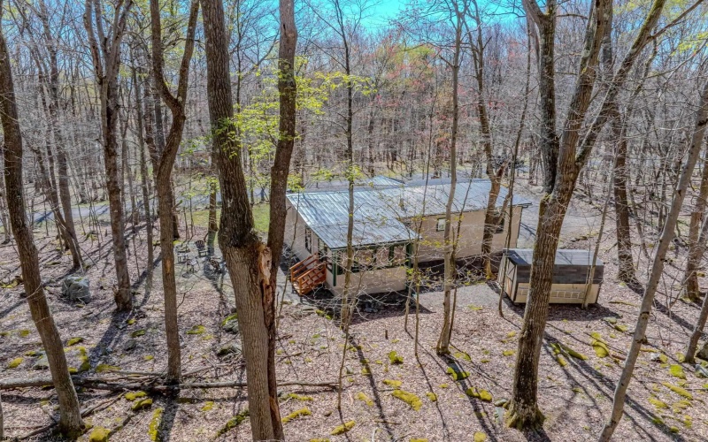 395 Woodbine Drive, Terra Alta, West Virginia 26764, 2 Bedrooms Bedrooms, 6 Rooms Rooms,1 BathroomBathrooms,Single Family Detached,For Sale,Woodbine,10164537