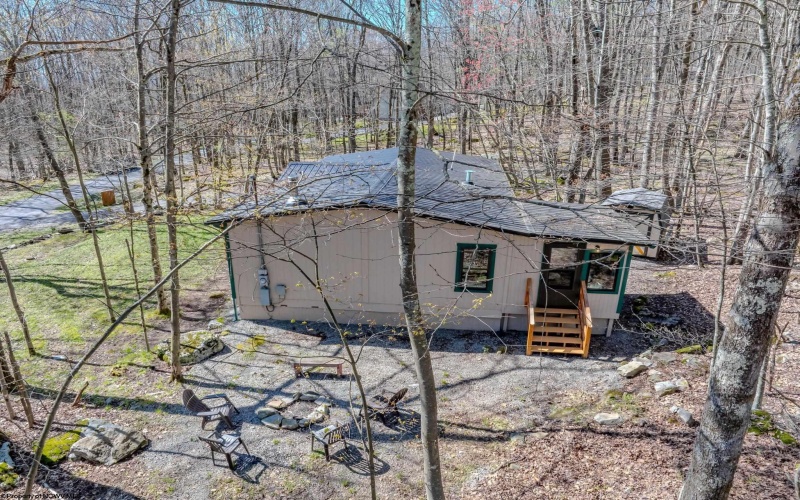 395 Woodbine Drive, Terra Alta, West Virginia 26764, 2 Bedrooms Bedrooms, 6 Rooms Rooms,1 BathroomBathrooms,Single Family Detached,For Sale,Woodbine,10164537