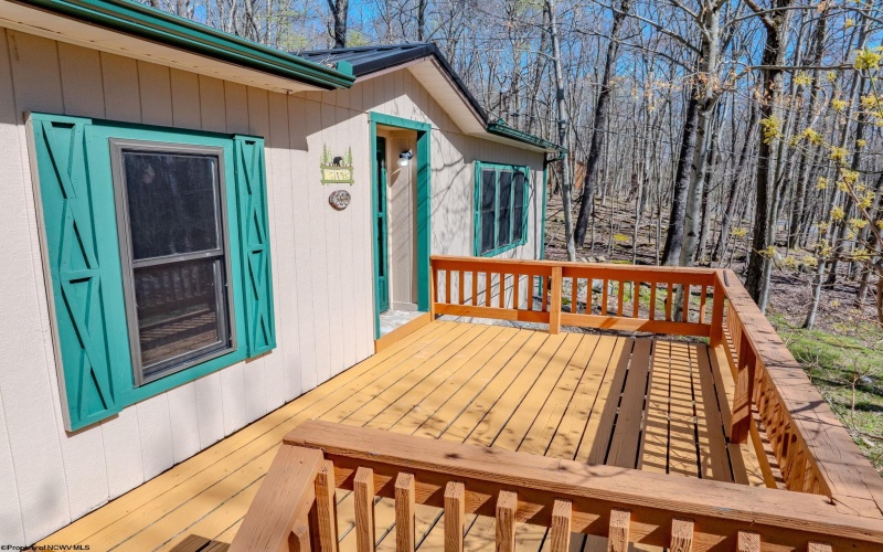 395 Woodbine Drive, Terra Alta, West Virginia 26764, 2 Bedrooms Bedrooms, 6 Rooms Rooms,1 BathroomBathrooms,Single Family Detached,For Sale,Woodbine,10164537