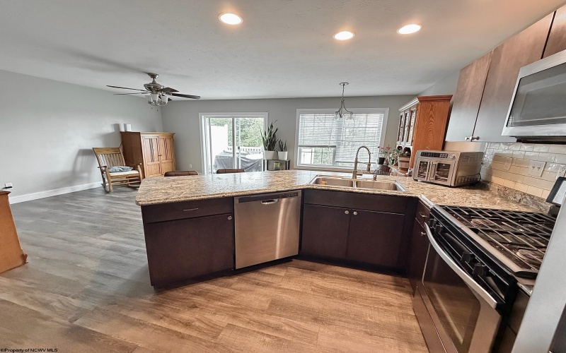 3037 Sixth Avenue, Morgantown, West Virginia 26508, 3 Bedrooms Bedrooms, 7 Rooms Rooms,2 BathroomsBathrooms,Single Family Attached,For Sale,Sixth,10164545