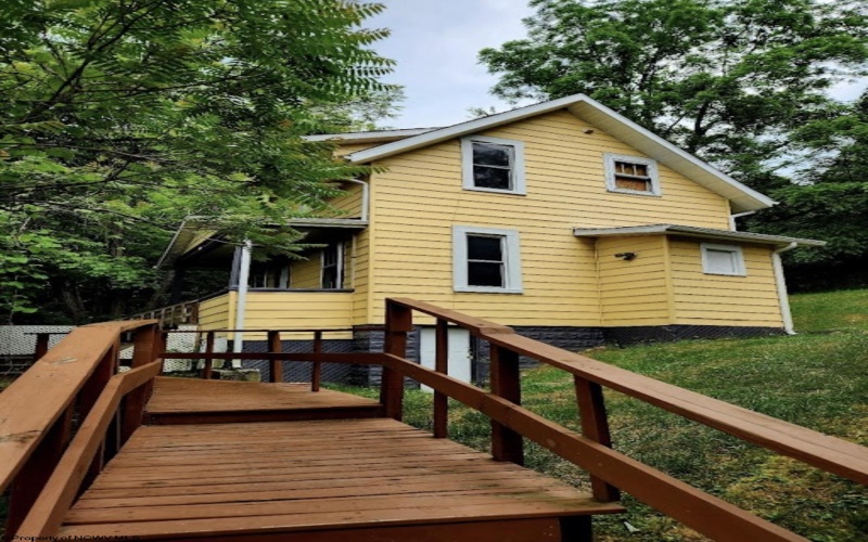 1024 Cayton Street, Morgantown, West Virginia 26505, ,Multi-unit/income,For Sale,Cayton,10164543
