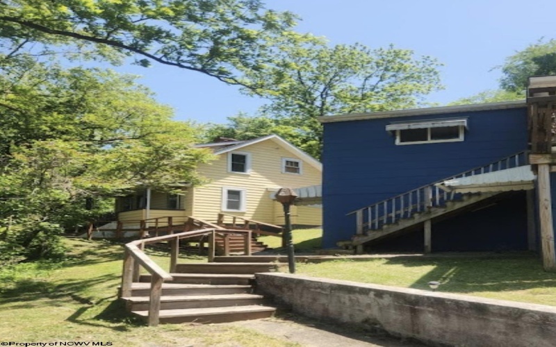 1024 Cayton Street, Morgantown, West Virginia 26505, ,Multi-unit/income,For Sale,Cayton,10164543