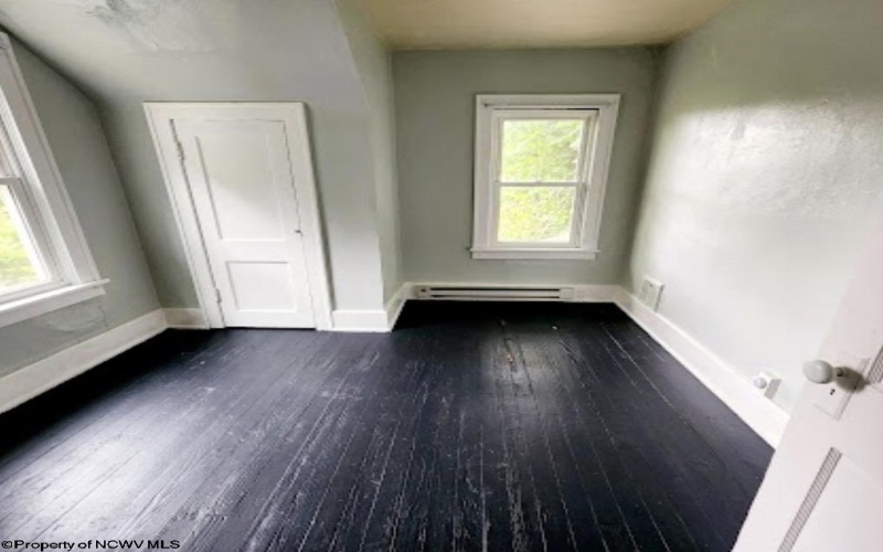 1024 Cayton Street, Morgantown, West Virginia 26505, ,Multi-unit/income,For Sale,Cayton,10164543