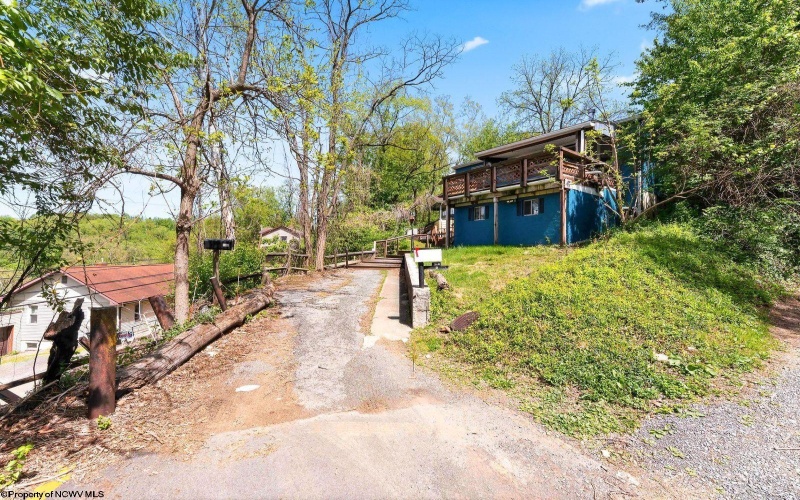 1024 Cayton Street, Morgantown, West Virginia 26505, ,Multi-unit/income,For Sale,Cayton,10164543