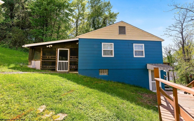 1024 Cayton Street, Morgantown, West Virginia 26505, ,Multi-unit/income,For Sale,Cayton,10164543