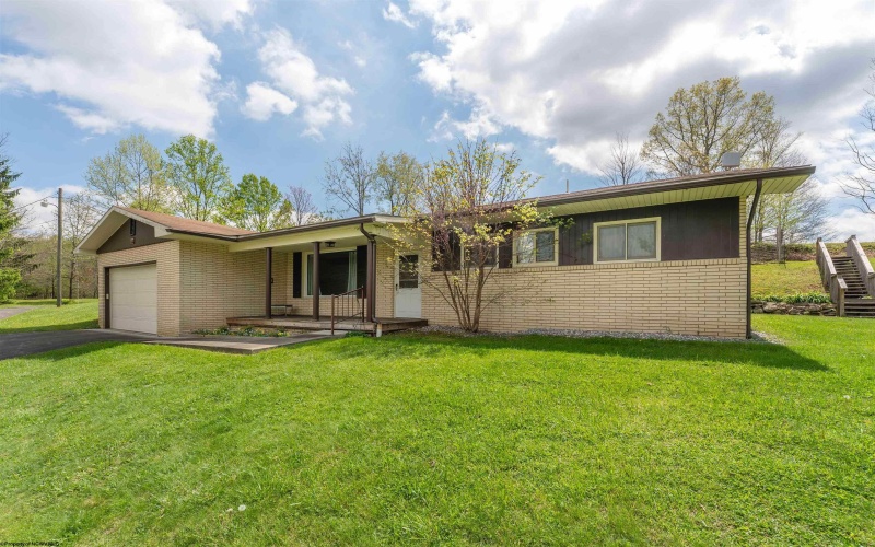 822 Kingwood Pike, Morgantown, West Virginia 26508, 3 Bedrooms Bedrooms, 6 Rooms Rooms,2 BathroomsBathrooms,Single Family Detached,For Sale,Kingwood,10164546