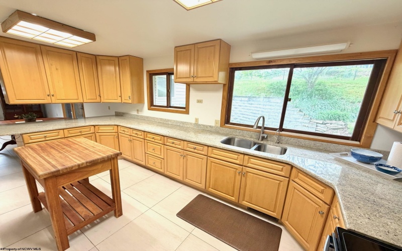 822 Kingwood Pike, Morgantown, West Virginia 26508, 3 Bedrooms Bedrooms, 6 Rooms Rooms,2 BathroomsBathrooms,Single Family Detached,For Sale,Kingwood,10164546