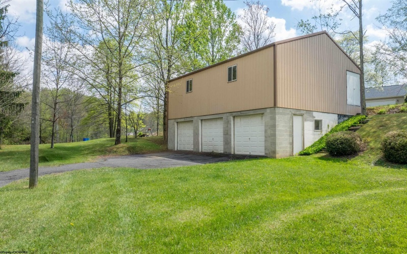 822 Kingwood Pike, Morgantown, West Virginia 26508, 3 Bedrooms Bedrooms, 6 Rooms Rooms,2 BathroomsBathrooms,Single Family Detached,For Sale,Kingwood,10164546