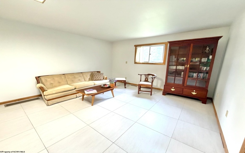 822 Kingwood Pike, Morgantown, West Virginia 26508, 3 Bedrooms Bedrooms, 6 Rooms Rooms,2 BathroomsBathrooms,Single Family Detached,For Sale,Kingwood,10164546